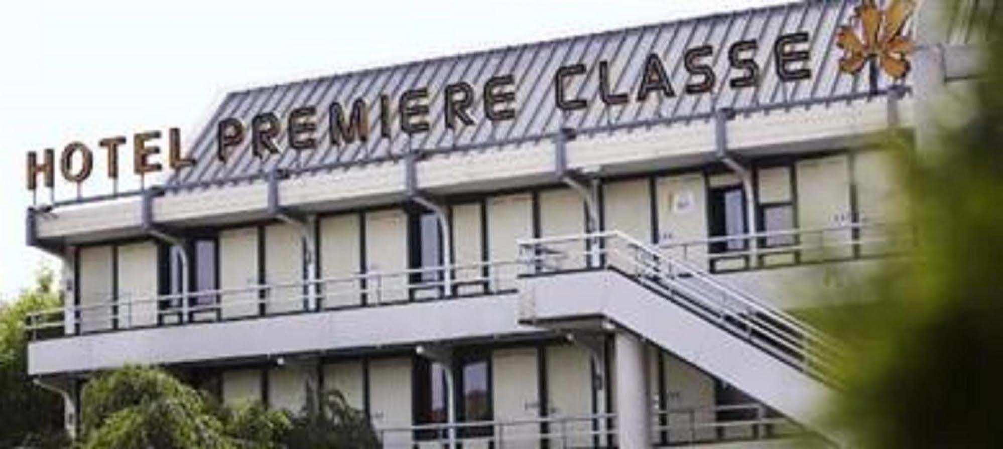 فندق بريمير كلاس إفرو المظهر الخارجي الصورة Premier Glass